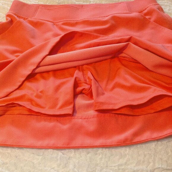 NWOT  32 Cool, "S" Tennis, Golf, Pickleball skort.  Athletic, Kitchen, Comfort - Picture 3 of 5